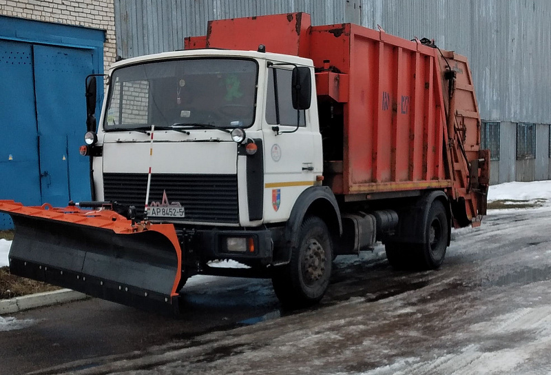 Отвал передний цилиндрический НО-72-01 (на МАЗ 5551)