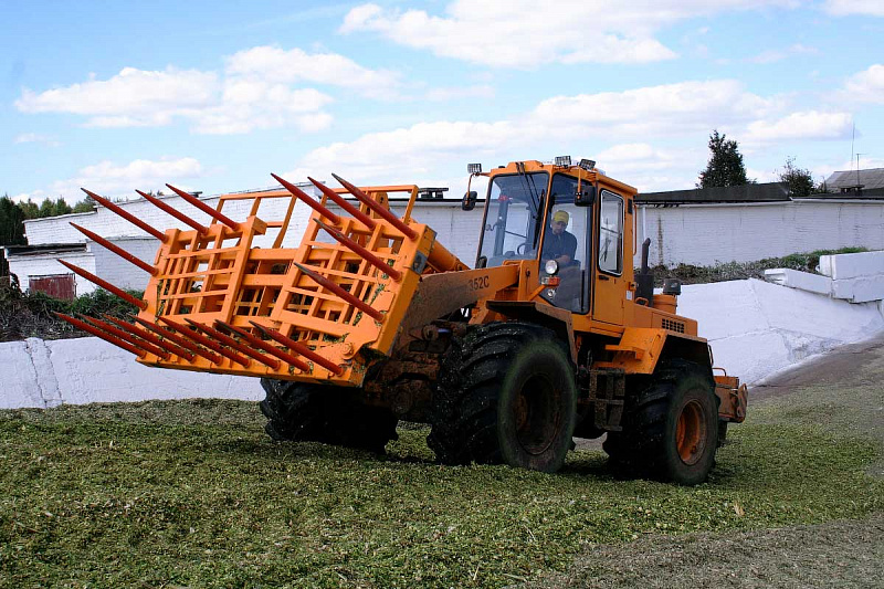 Погрузчики универсальные АМКОДОР 352С-02